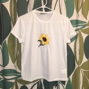 White tee with Sunflower